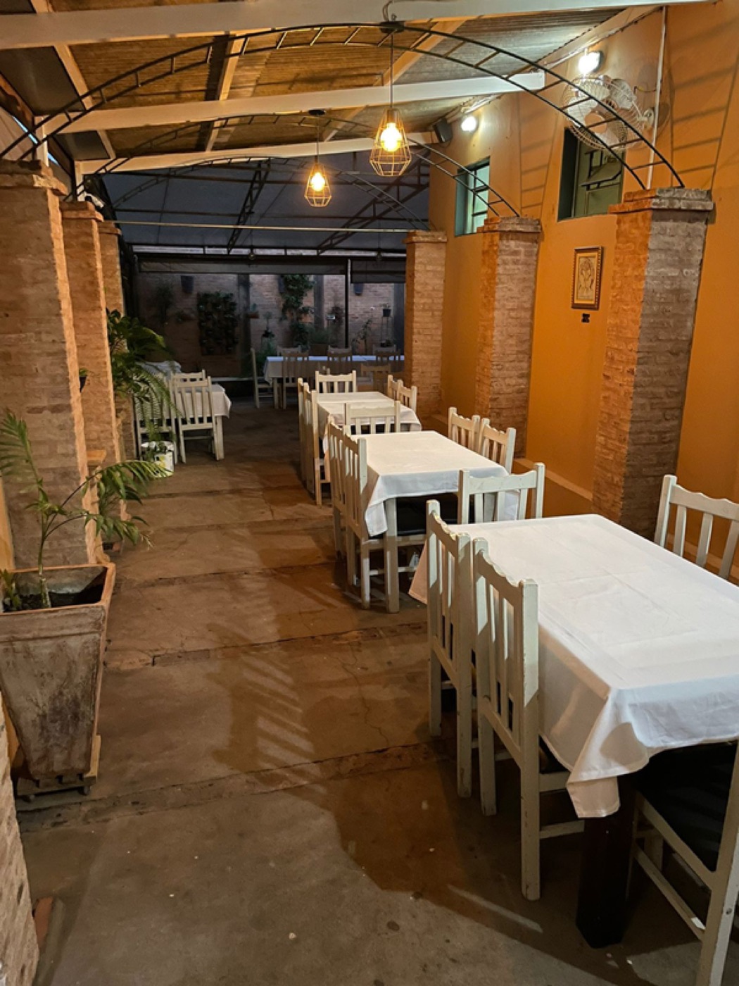 Área externa e jardim da Danluthi